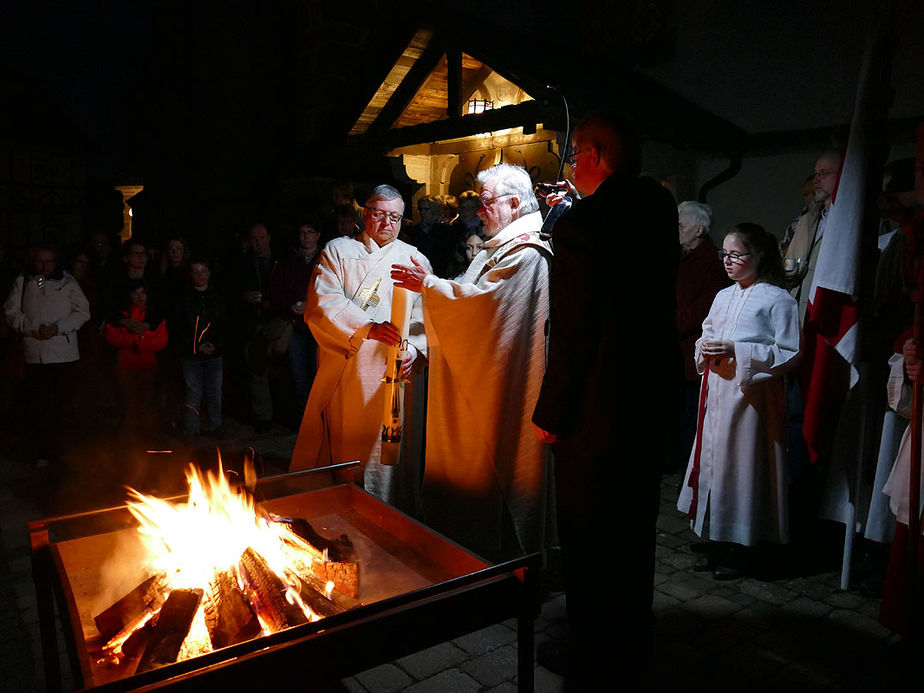 Lumen Christi - Auferstehungsmesse in St. Crescentius (Foto: Karl-Franz Thiede)